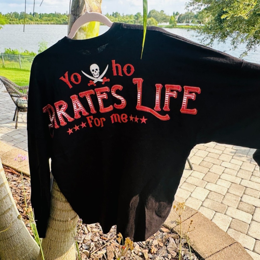 Spirit Jersey Skull Sword ”Yo Ho Pirates Life For Me” Long Sleeve Unisex Shirt M - Picture 2 of 15
